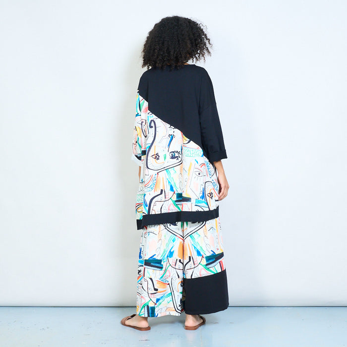 Oversized asymmetric abstract face print contrast panel top wholesale