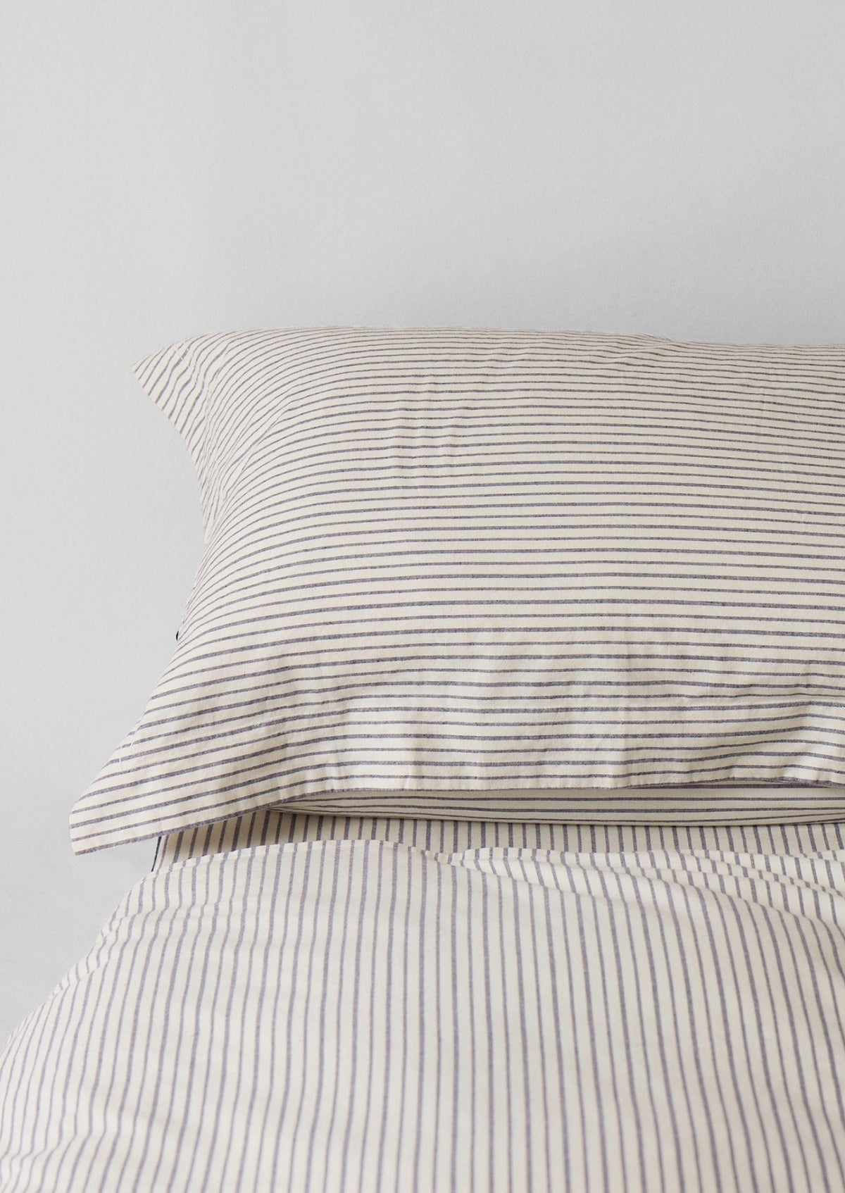 Pyjama Stripe Cotton Oxford Pillowcase | Navy/Ecru