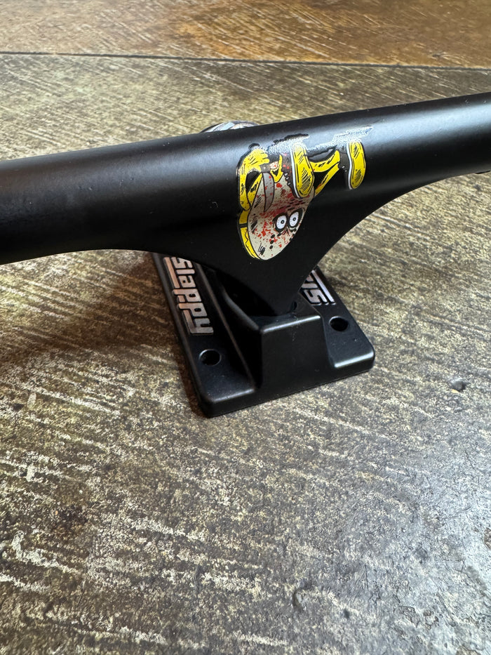 Black Curb Killer Inverted 8.5” Trucks