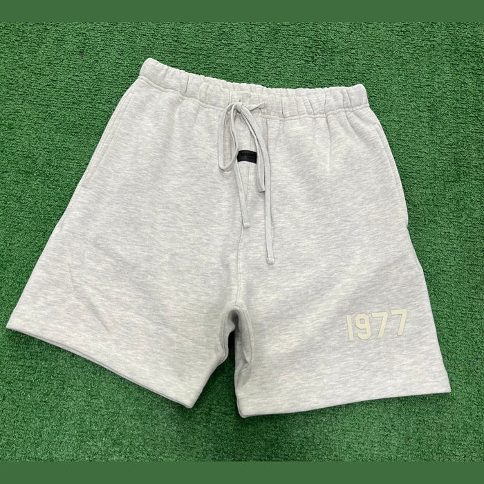 Fear of God Essentials 1977 Shorts Light Oatmeal, Shorts - Supra Sneakers