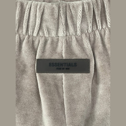 Fear of God Essentials Women's Velour Beach Short Desert Taupe, Shorts - Supra Sneakers