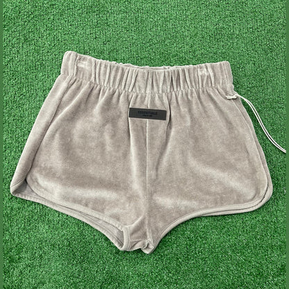 Fear of God Essentials Women's Velour Beach Short Desert Taupe, Shorts - Supra Sneakers