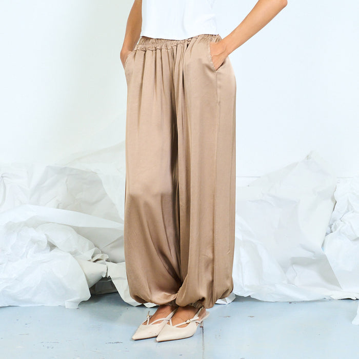 Fluid gathered hem trousers wholesale