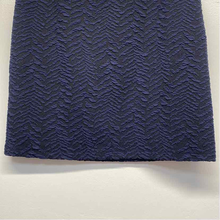 J.McLaughlin Size M-8 Women's Black-Navy Pattern Pull On Skirt