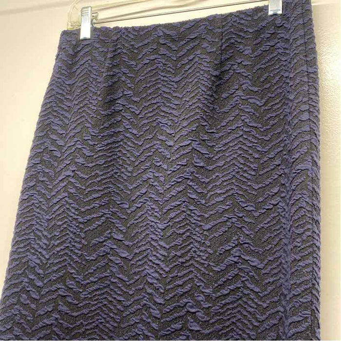 J.McLaughlin Size M-8 Women's Black-Navy Pattern Pull On Skirt