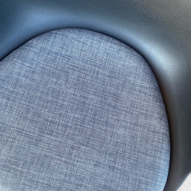 On Wheels Black Plastic Chair