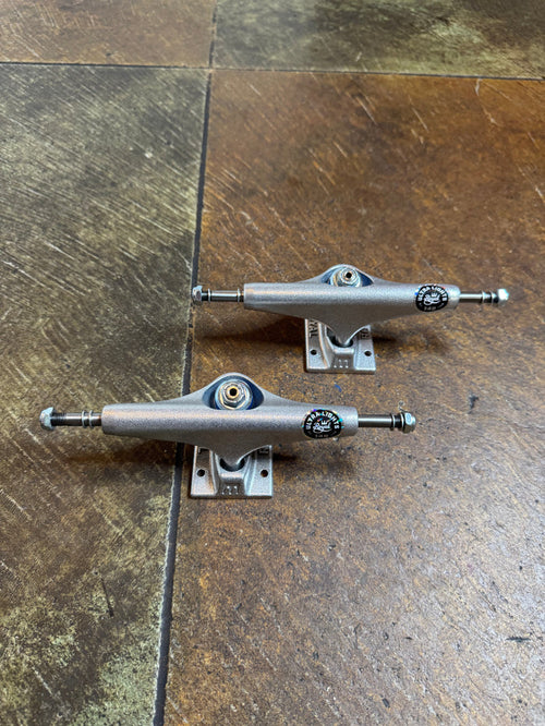 Royal Ultra Light Trucks (Set)