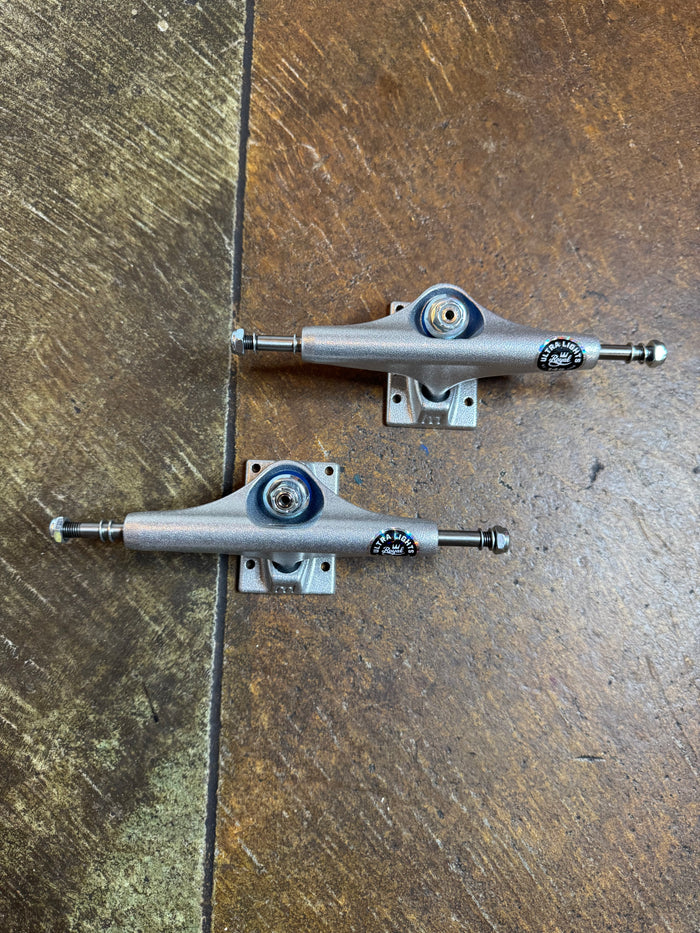 Royal Ultra Light Trucks (Set)
