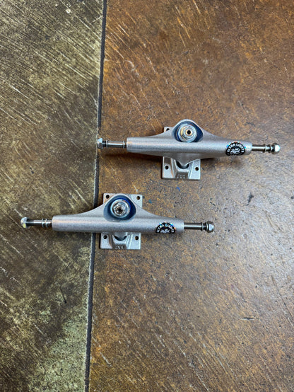 Royal Ultra Light Trucks (Set)