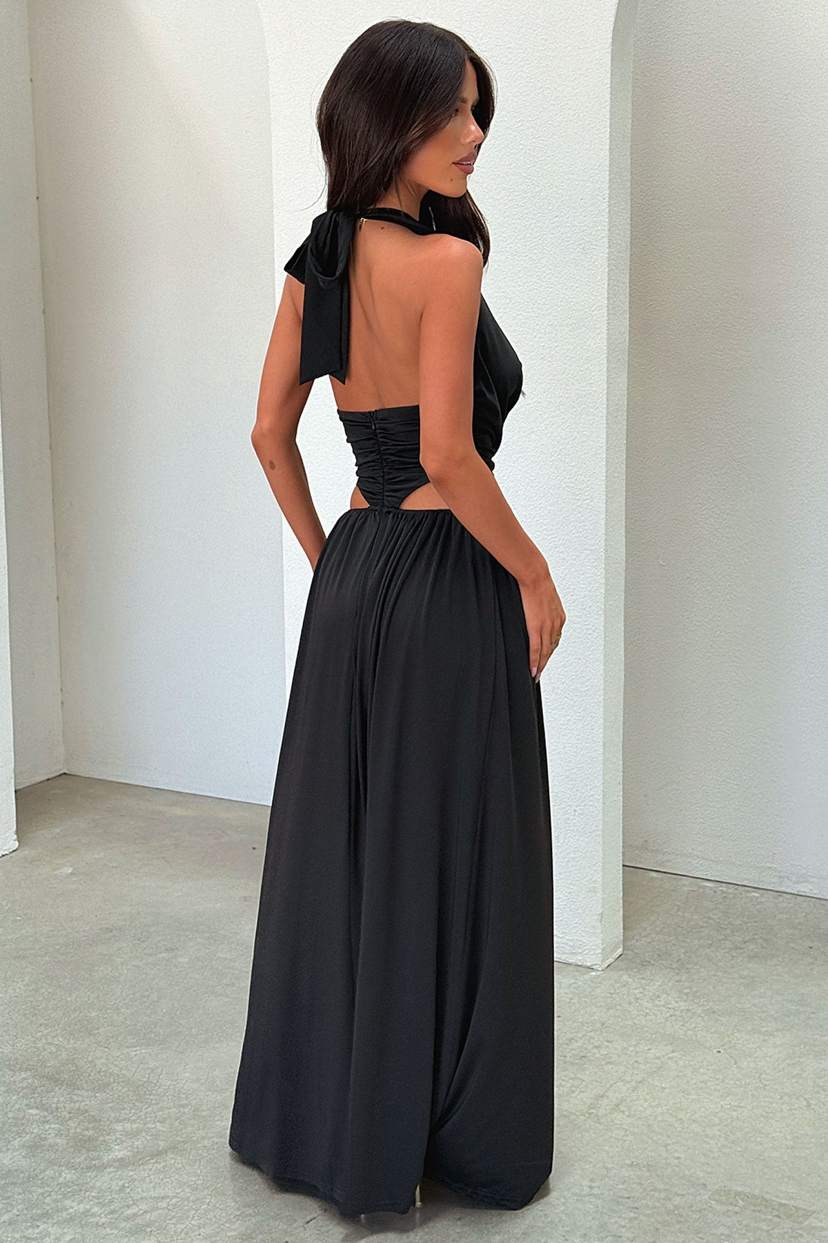 Soraya Plunge Halter Neck Maxi Dress - Black