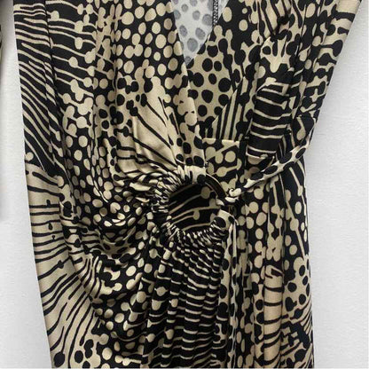 Trina Turk Size 6-S Women's Black-Beige Pattern Wrap Dress