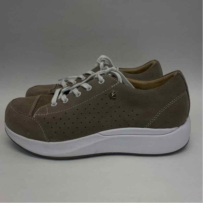Xelero Size 39-8.5 Women's Taupe Cut Out Lace Up Sneakers